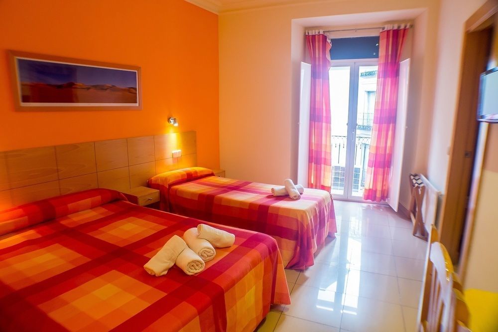 Hostal Inter Puerta Del Sol Auto Check In Madri Exterior foto