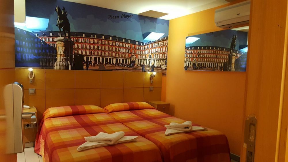 Hostal Inter Puerta Del Sol Auto Check In Madri Exterior foto