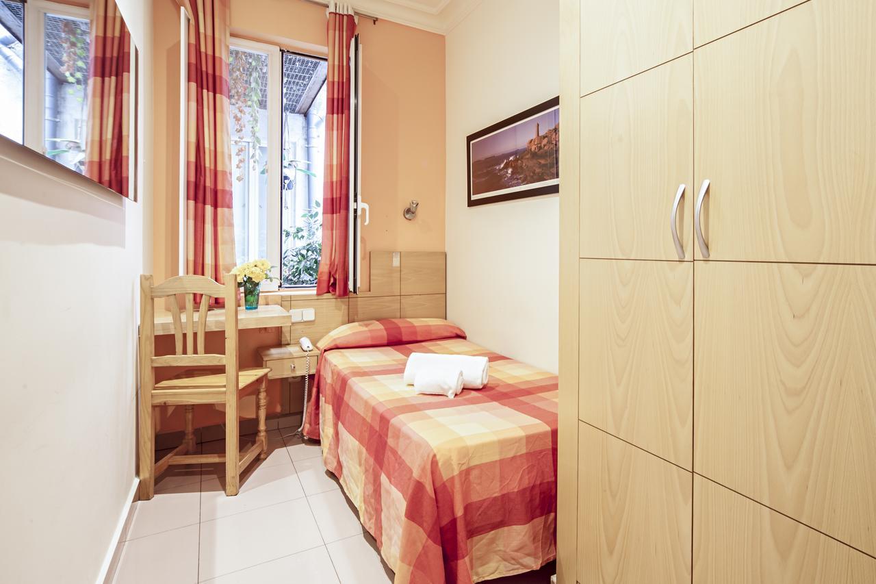 Hostal Inter Puerta Del Sol Auto Check In Madri Exterior foto