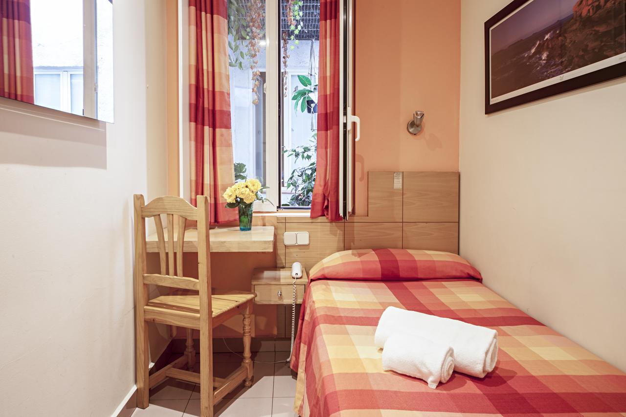 Hostal Inter Puerta Del Sol Auto Check In Madri Exterior foto