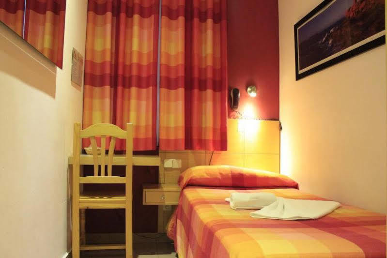 Hostal Inter Puerta Del Sol Auto Check In Madri Exterior foto